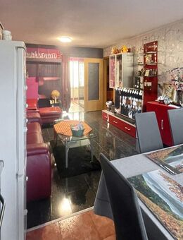 BARRIEREFREI - Charmante Dachgeschoss-Wohnung mit 2 Garagen und Einbauküche in Castrop-Rauxel! - Castrop-Rauxel