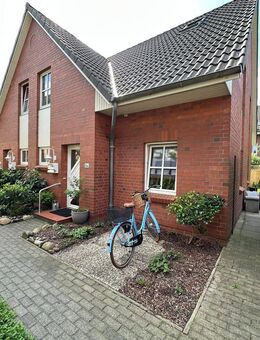 Wohlfühloase mitten im Stadtzentrum von Husum - Charmantes Reihenendhaus mit sonnigem Garten - Husum (Schleswig-Holstein)