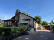 Lust auf Umbau? Vollunterkellertes 5-Zimmer-Haus mit Wintergarten - Borstel-Hohenraden