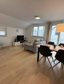 Neuwertige 2 Zimmer Wohnung mit Balkon, Keller und Stellplatz - Weissach