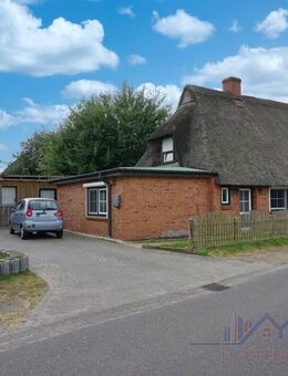 Reetdachhaus mit Geschichte und Charme - Friesenstil trifft modernen Wohnkomfort - Alt Duvenstedt