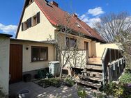 Ein reizvoller Lebensort voller Lebendigkeit! Aparte Doppelhaushälfte mit Garage zu verkaufen! - Dresden
