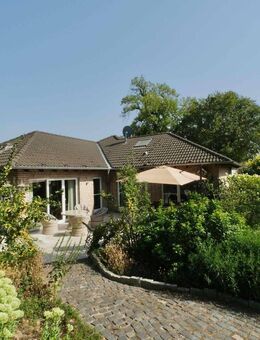 Ihr Rückzugsort im Grünen: moderner Bungalow mit großem Garten & Privatsphäre - Jüchen