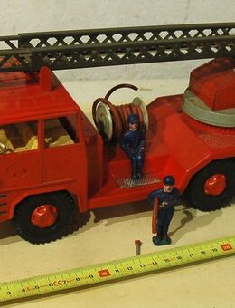 1960/70er Feuerwehr Leiterwagen Plastik-Blechspielzeug GAMA 375 - Flensburg