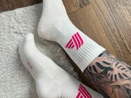 Hohe weiße Socken - Düsseldorf