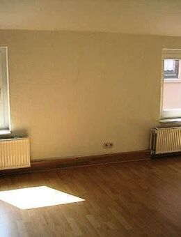 DG-Wohnung mit geräumigen Bad in bevorzugtem Stadtteil - Bremerhaven