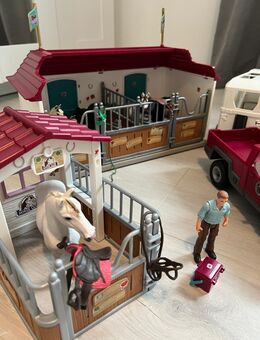 Schleich Reiterhof - Wipperfürth (Hansestadt)