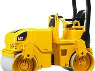 Bruder® Spielzeug-Walze Cat Tandem Vibrationswalze 18 cm (02433), Made in Europe