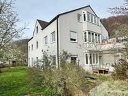 Mehrfamilienhaus in schöner Hanglage - Erdgeschoss frei - Kipfenberg