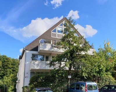 Provisionsfrei! Gemütliche, komfortable Eigentumswohnung! Großer Balkon, Garage und viel Grün inklusive!