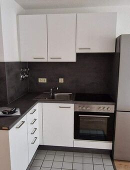 Südvorstadt - Szeneviertel: kleines Studio-Apartment mit Einbauküche und Balkon - Leipzig