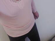 TS-Frau (48) steht noch am Anfang und suche Frau/TS FZM . Bei Ihr bin ich rein lesbisch aktiv. Ich bin 183 85 !!Keine Männer!!!Kostenlose Massage bei Dir zuhause - Essen