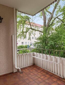 SONNENBALKON AM TEMPELHOFER FELD - Berlin
