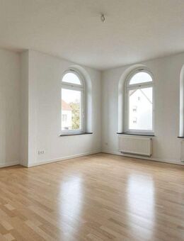 Helle 2 Zimmer Altbau-Wohnung in Rathingen Mitte, Stellplatz, Kellerraum. 4 Min. bis Innenstadt. - Ratingen