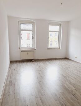 Modernes Laminat - EBK mgl.* - Balkon - WG-gerecht- im 2.OG - Chemnitz