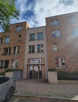 Attraktive 3-Zimmer-Terrassenwohnung mit Einbauküche, Balkon, Tageslichtbad, Fußbodenheizung und Tiefgarage - Erfurt