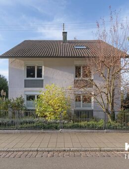 KA-Durlach / gepflegtes MFH mit drei Wohnungen, Balkonen und Gartengrundstück in ruhiger Halbhöhenlage am Turmberg - Karlsruhe