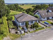 Familienfreundlicher Bungalow mit Einliegerwohnung und unverbaubarem Weitblick in Südrichtung - Hennef (Sieg)