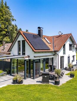 Leben am See: Großzügiges Ein-/Zweifamilienhaus am Rande des Naturschutzgebiets - Seeshaupt