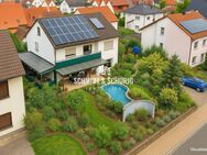 Ihr Traumhaus erwartet Sie: Charmantes Zweifamilienhaus mit Pool - Sankt Leon-Rot