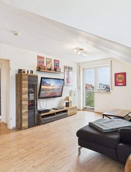 Großzügige, gepflegte 2 ZKB Dachgeschosswohnung mit Balkon - Gaimersheim