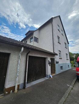 Verwirklichen Sie Ihren Wohntraum: Sanierungsbedürftige 3-Zimmer-Wohnung mit Balkon - Stuttgart