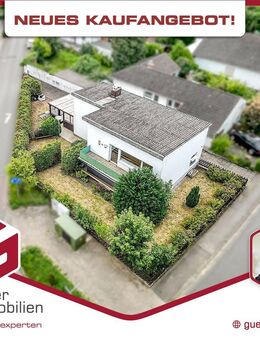 Handwerklich begabt? Bezugsfreies Einfamilienhaus mit Garten, 2 Garagen und viel Potenzial - Bornheim (Nordrhein-Westfalen)