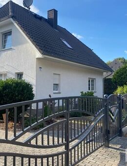 Gepflegtes Grundstück mit charmantem Wohnhaus, Garage und Carport - Triglitz