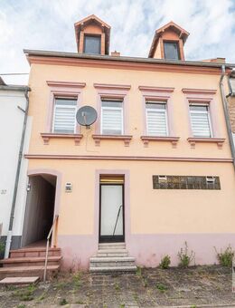 KOMPAKT - gepflegtes Reihenmittelhaus mit Garten in Spiesen-Elversberg! - Spiesen-Elversberg
