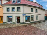 Mehrfamilienhaus und Ladengeschäft unter Denkmalschutz an historischem Stadttor von Alsleben - Alsleben (Saale)