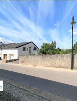 PERL: 3 WOHNUNGEN + 2 BAUGRUNDSTÜCKE (17 AR) GRENZE L-REMICH - Perl