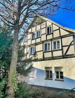 Besonderes Dreifamilienhaus mit historischem Charme in zentraler Lage von Sundern - Sundern (Sauerland)