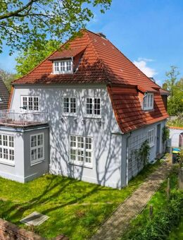 Charmante Stadtvilla in beliebter Lage - Historisches Flair, viel Raum zum Gestalten - Heide
