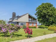 Zweifamilienhaus - Mehrgenerationshaus mit Blick über Wiesen und Felder in Louisendorf - Bedburg-Hau