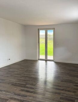 Freundliche 3-Zimmer-Erdgeschosswohnung in Grafenau-Döffingen - Grafenau (Baden-Württemberg)