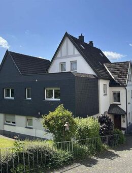 / Domizil mit Potenzial: Großzügiges Zuhause für mehrere Generationen oder zur Vermietung - Arnsberg