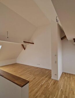 Kurzfristig beziehbar - Großzügige Galeriewohnung, Einbauküche, Tiefgarage - Villingen-Schwenningen