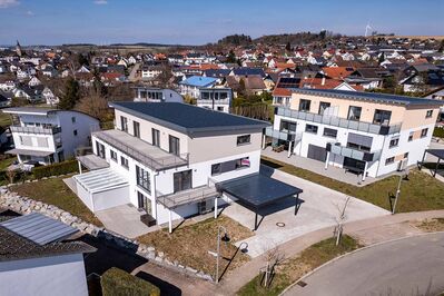 Moderne 4-Zimmer-Wohnung im Penthouse-Stil mit Dachterrasse