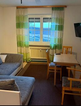 Möblierte 2-Zimmer-Wohnung mit Balkon & Einbauküche – zentral in Büchlberg - Büchlberg