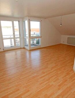 Gemütliche Dachgeschosswohnung mit zwei Dachterrassen und Tiefgaragenstellplatz - Künzelsau