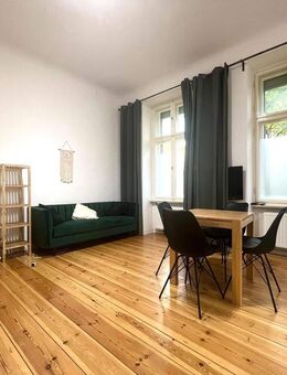 Großzügige 1 Zimmer-Wohnung mit Altbaucharme und Potenzial zur eigenen Terrasse - Berlin