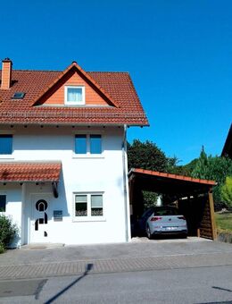 Queidersbach - Gepflegte und geräumige Doppelhaushälfte mit Carport - Queidersbach