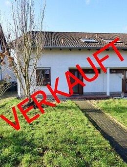 Schöne Doppelhaushälfte mit Balkon und Garten. - Völklingen