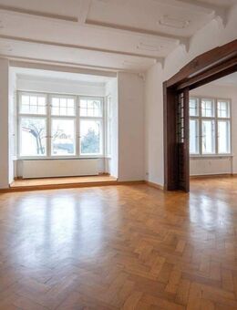 Zuhause in vergangenen Epochen mit viel Platz für die Familie verteilt auf 5 Zimmer - Berlin