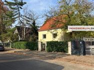IMMOBERLIN.DE - Kleines freistehendes Einfamilienhaus mit herrlicher Gartenidylle in familienfreundlicher Lage - Berlin