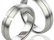 Edelstahlringe LUC47 mit Diamant und Gravur - Aholming