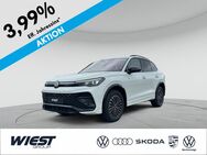 VW Tiguan, 2.0 TDI R-Line Black Style, Jahr 2024 - Darmstadt