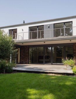 Modernes Architektenhaus mit Raum, Stil und System - Rastede