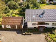 Großzügiges 2-Familienhaus mit top sanierter Obergeschosswohnung und großem Garten - Bühlertann