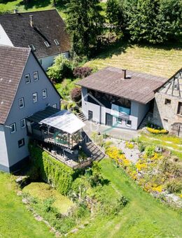 Einzigartiges Anwesen mit Nebengebäuden und weitläufiger Grünfläche - Braunsbach